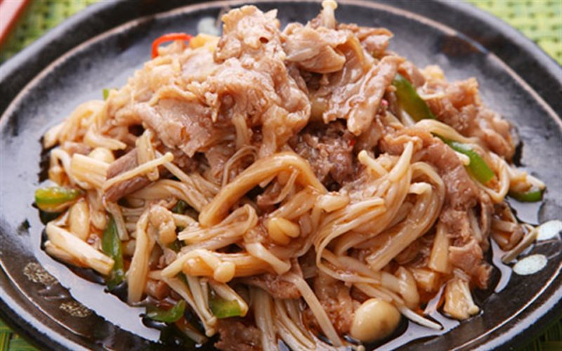 thit bo xao nam kim cham