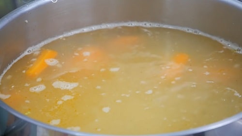 nấu nước súp